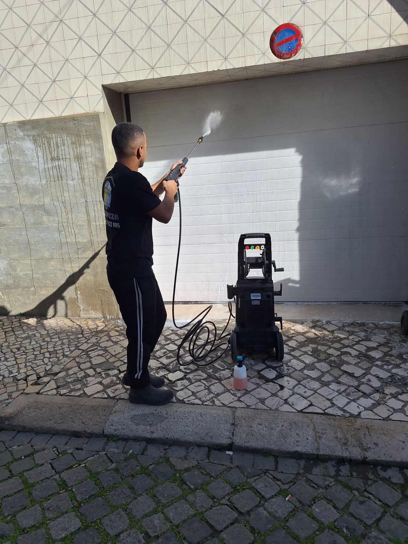 Lavagem exterior com máquina de pressão